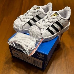 Adidas Toddler Superstar White and Blue shoes size 4k